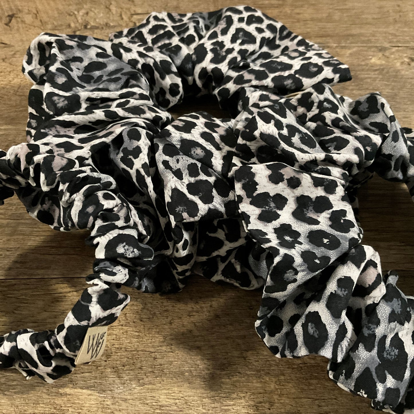 Scrunchies - Black & White Leopard