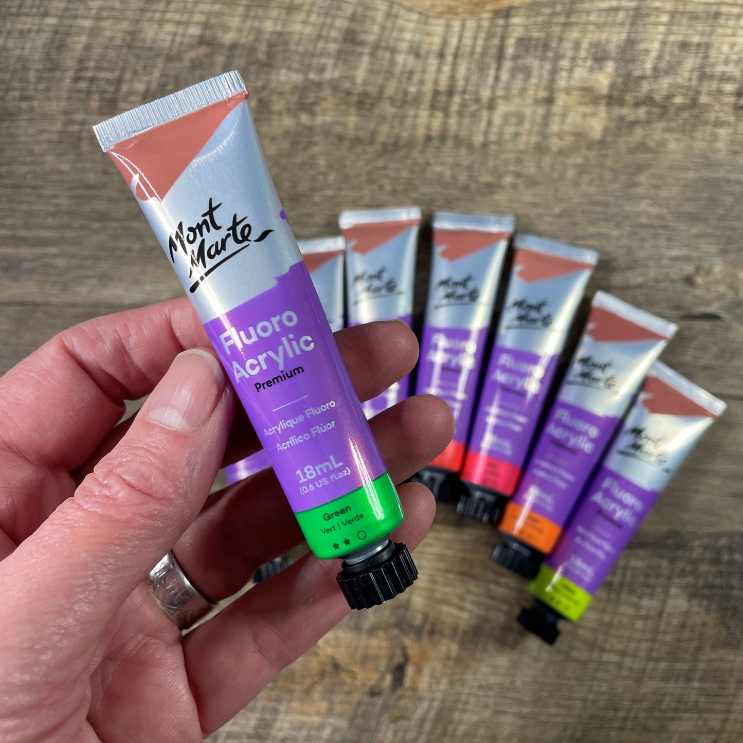 Mont Marte Fluoro Acrylic Paint Intro Set Premium 8pc x 18ml (0.6 US fl.oz)