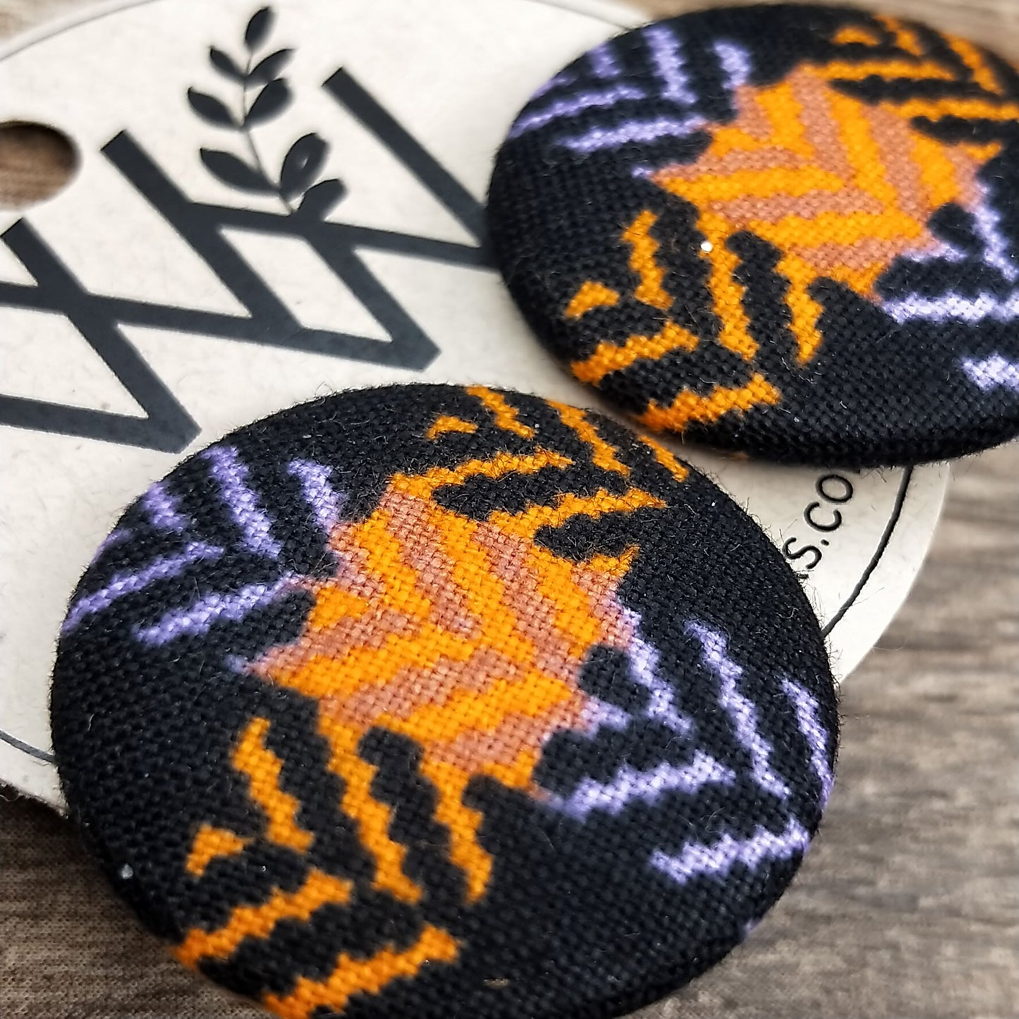 Wildears Fabric Covered Button Earrings Halloween Houndstooth 27mm
