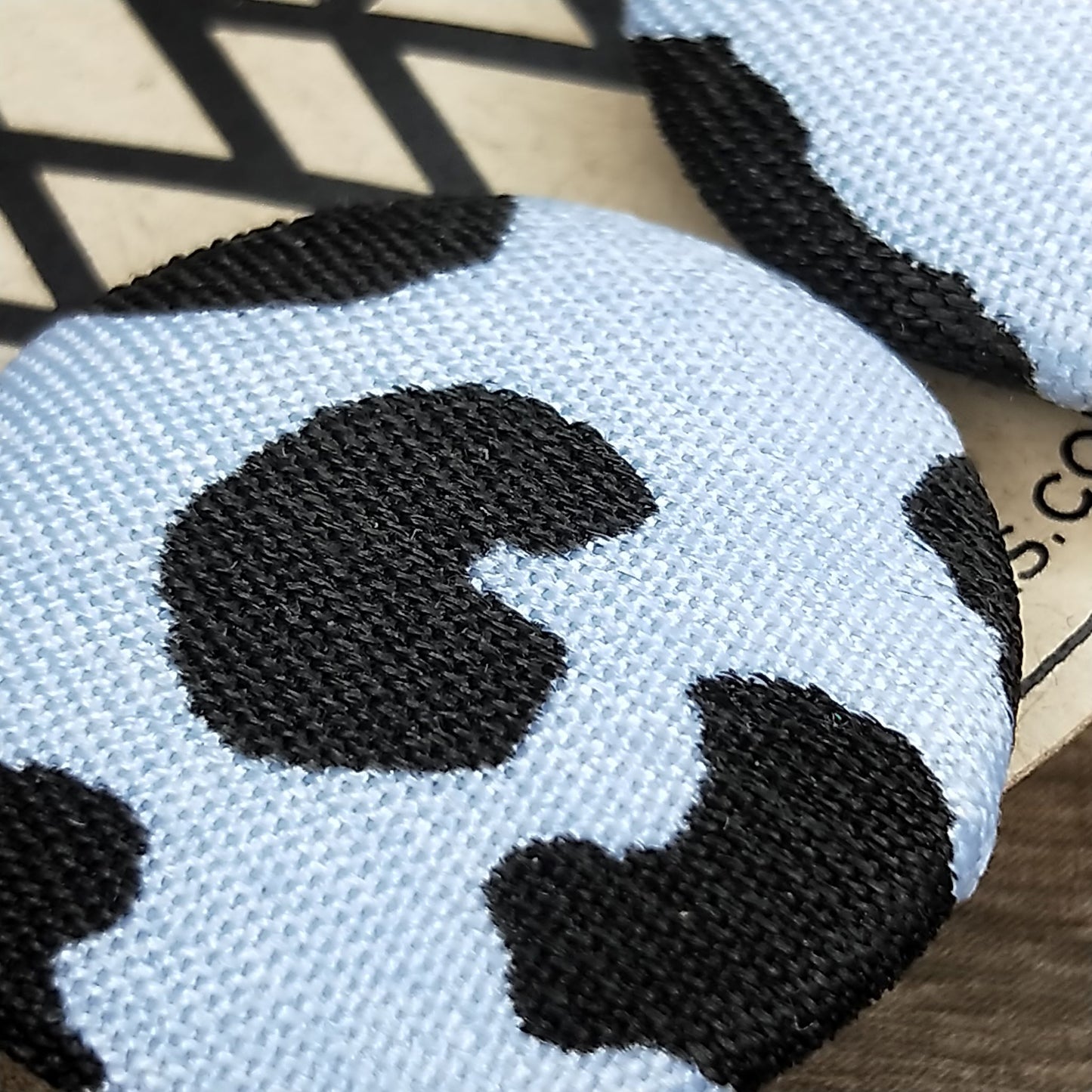 Wildears Fabric Covered Button Light Blue Leopard 27mm