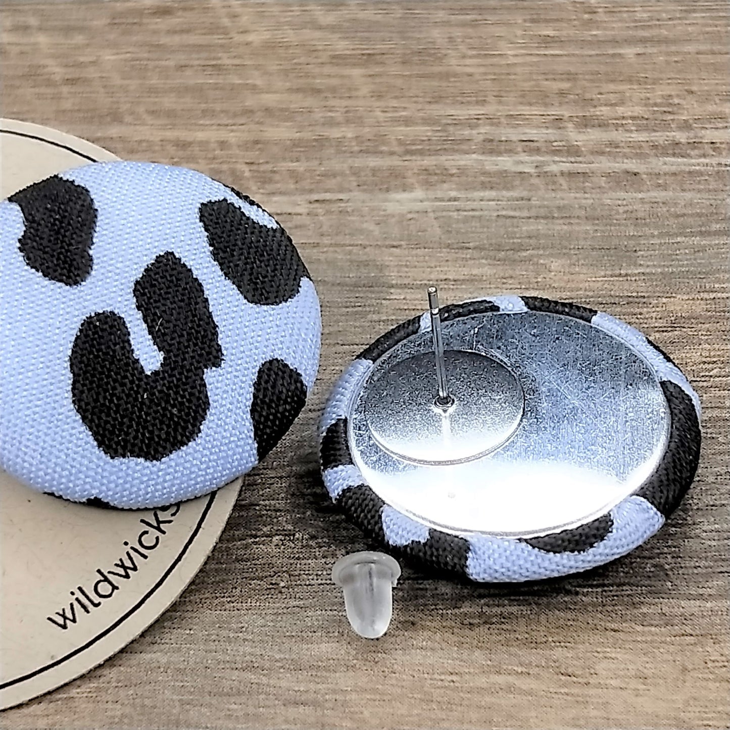 Wildears Fabric Covered Button Light Blue Leopard 27mm