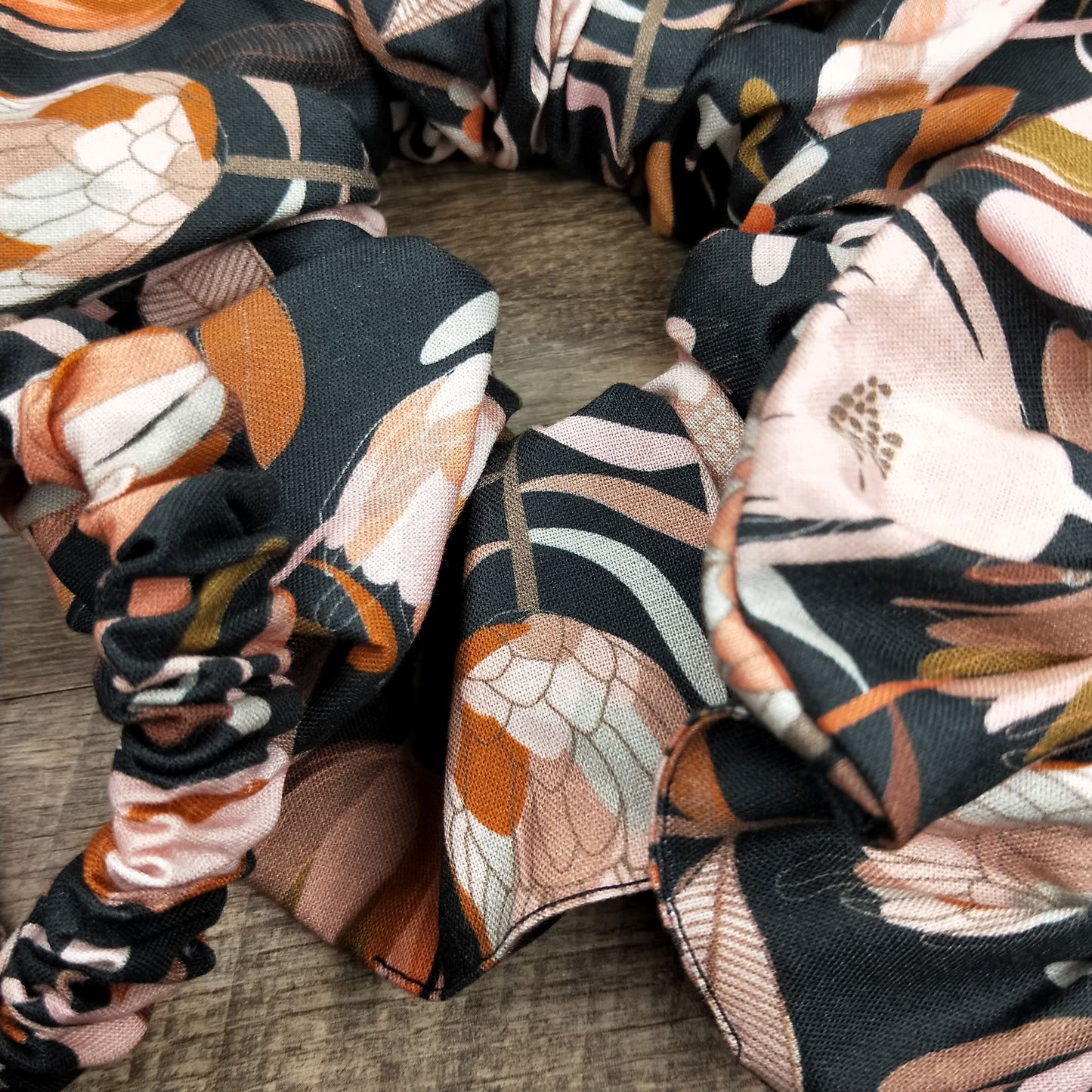 Scrunchies - Navy Banksia