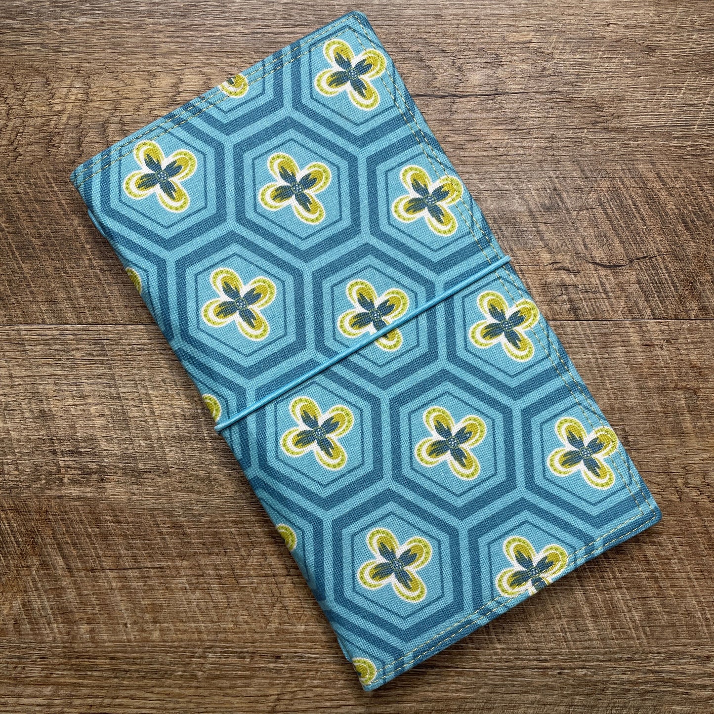 Wilddori Traveler's Notebook Cover Hexagon Flower